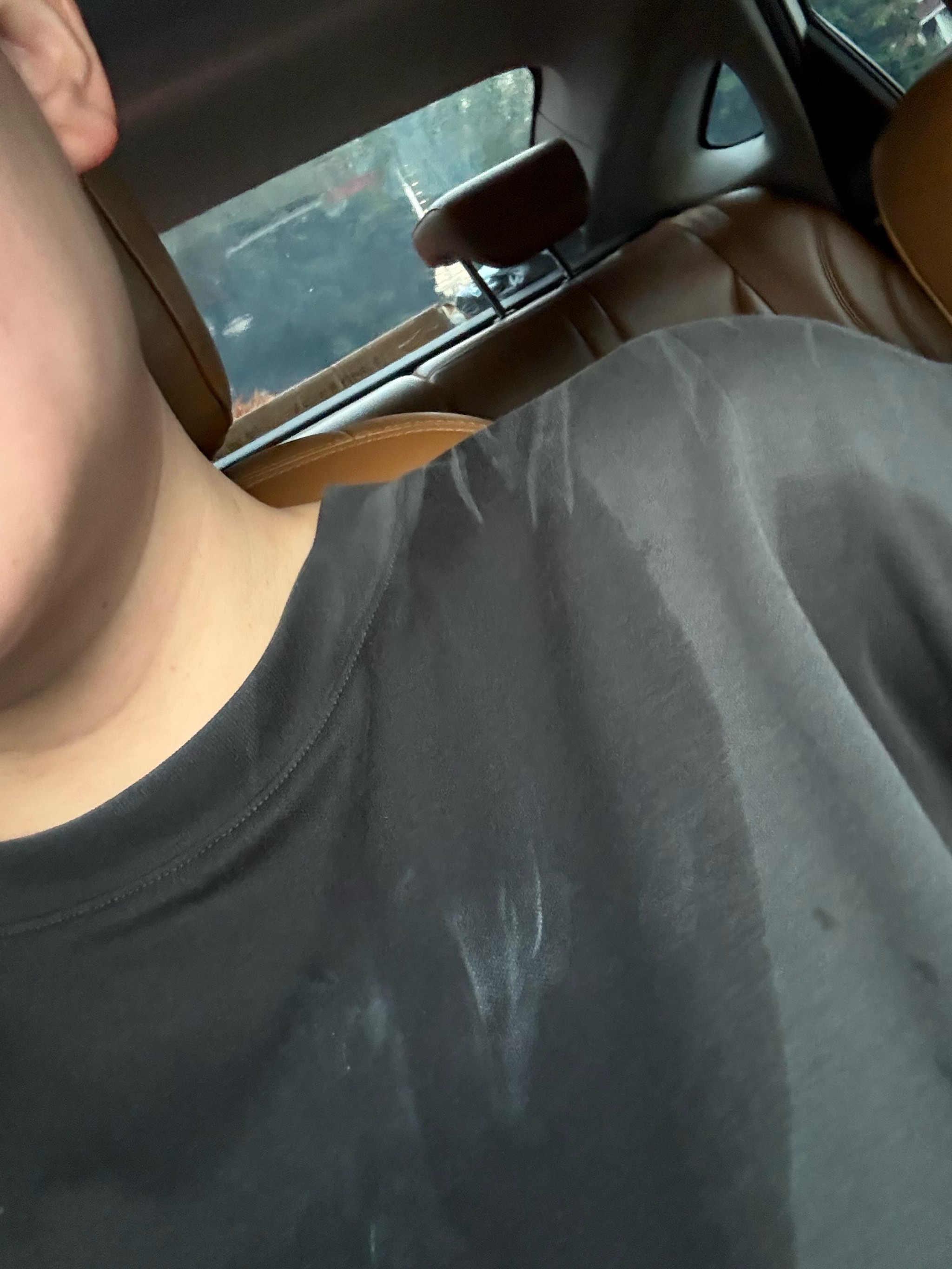 也毫不逊色 也毫不逊色